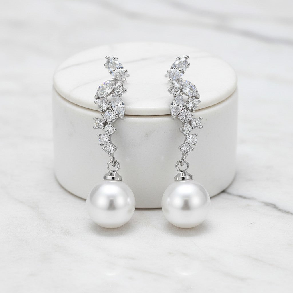 CUBIC ZIRCONIA COLLECTION - GLEAMING PEARL DROP EARRINGS - CZER636 SILVER