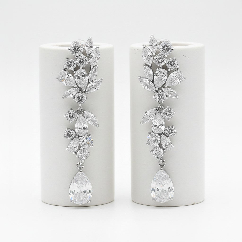 CUBIC ZIRCONIA COLLECTION  - SHIMMERING STARLET EARRINGS - CZER638