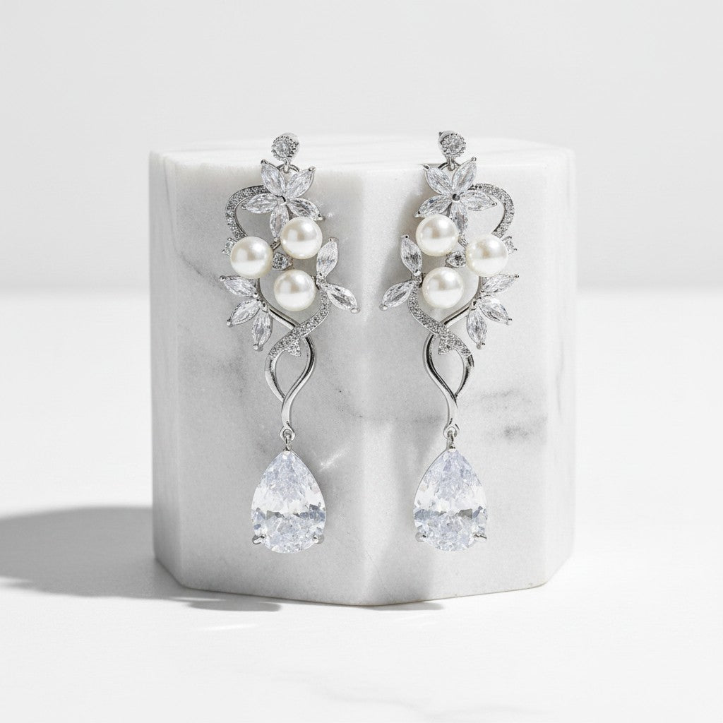 CUBIC ZIRCONIA COLLECTION - PEARL BLOOM EARRINGS- CZER658 SILVER