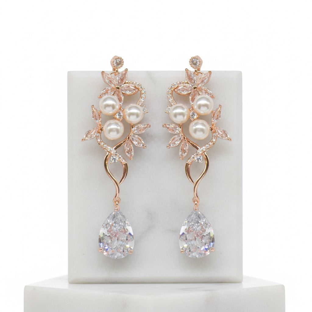 CUBIC ZIRCONIA COLLECTION - PEARL BLOOM EARRINGS- CZER658 ROSE GOLD