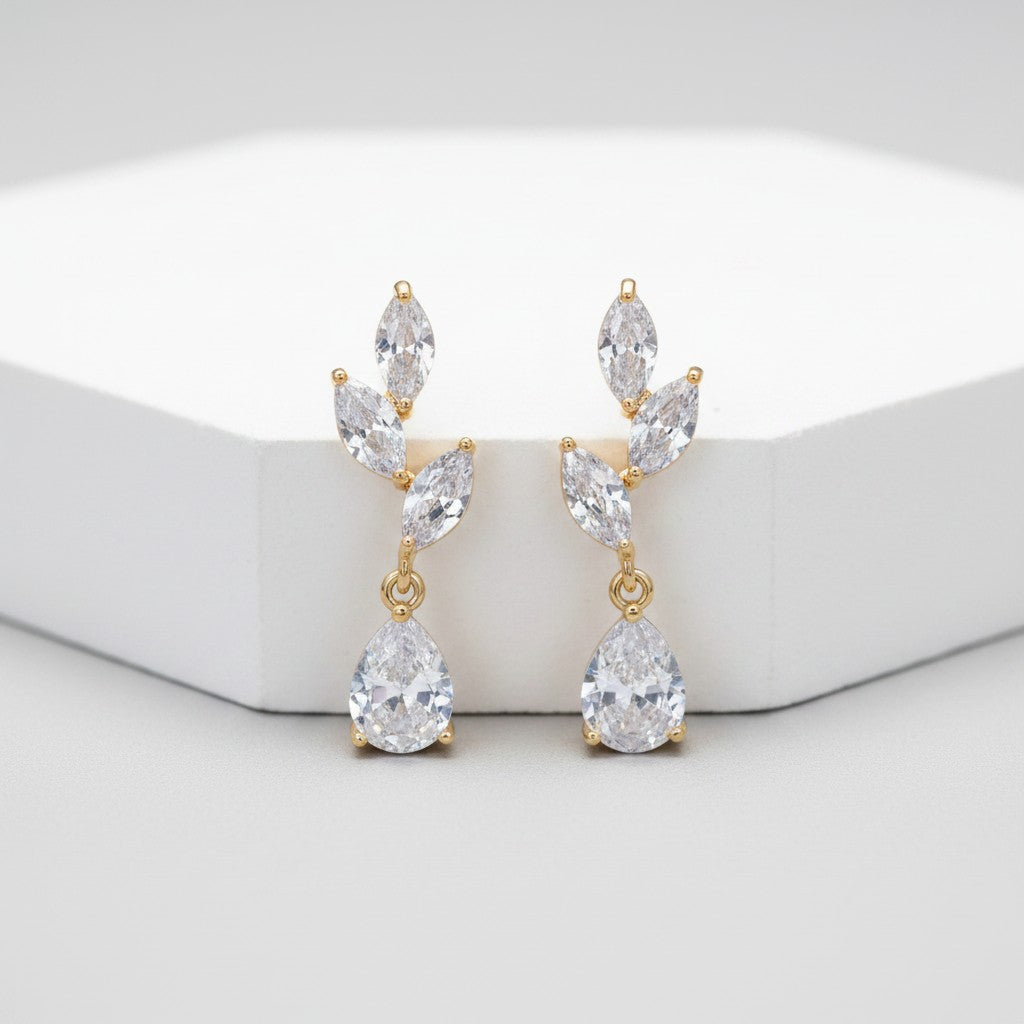 CUBIC ZIRCONIA COLLECTION - DAINTY ELEGANCE EARRINGS - CZER663 GOLD