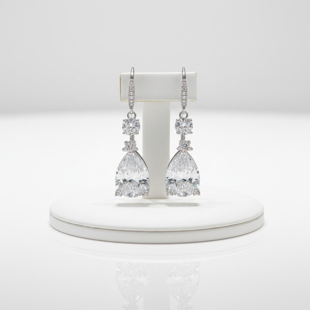 CUBIC ZIRCONIA COLLECTION - DAZZLING STARLET EARRINGS - CZER667 SILVER