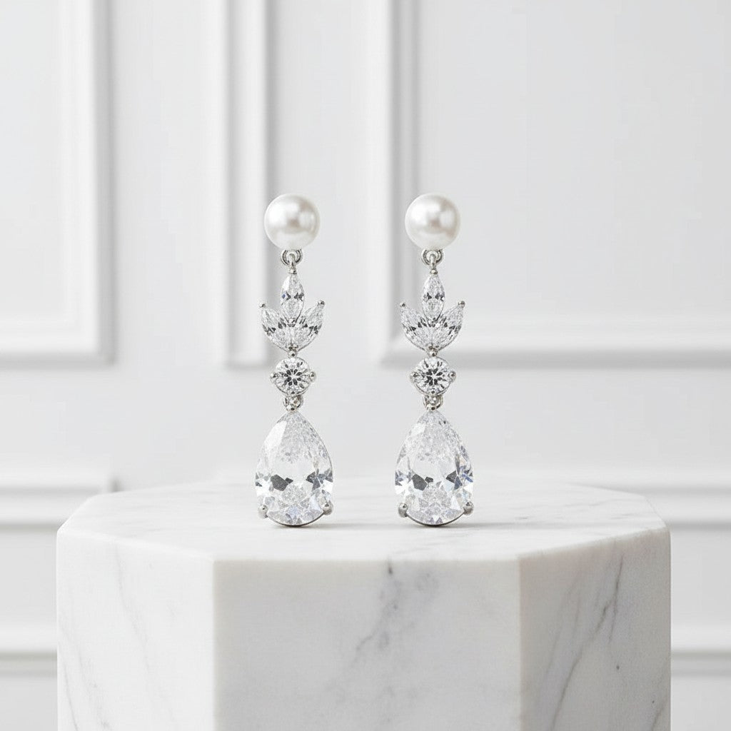 CUBIC ZIRCONIA COLLECTION - ENCHANTMENT EARRINGS - SILVER CZER669