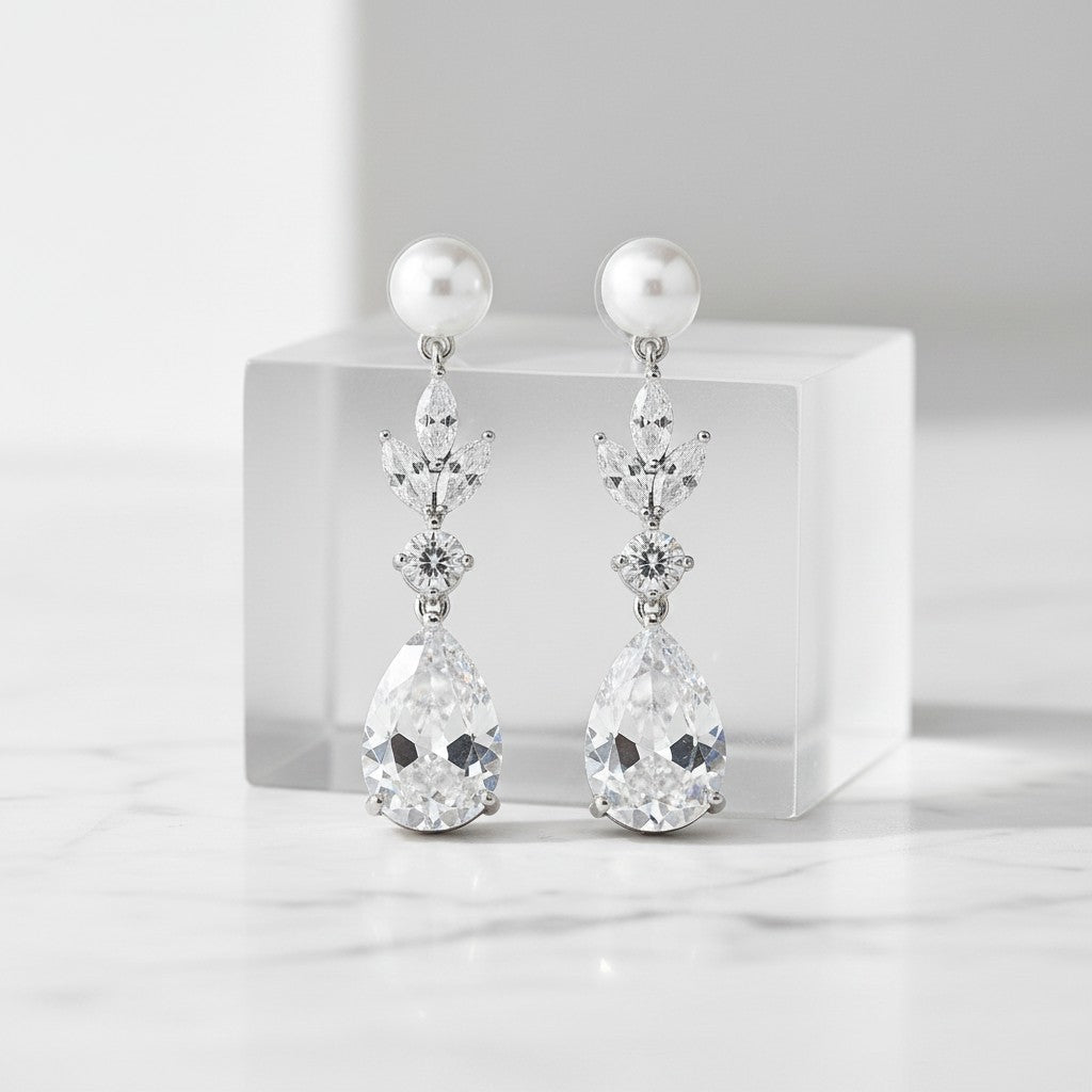 CUBIC ZIRCONIA COLLECTION - ENCHANTMENT EARRINGS - SILVER CZER669