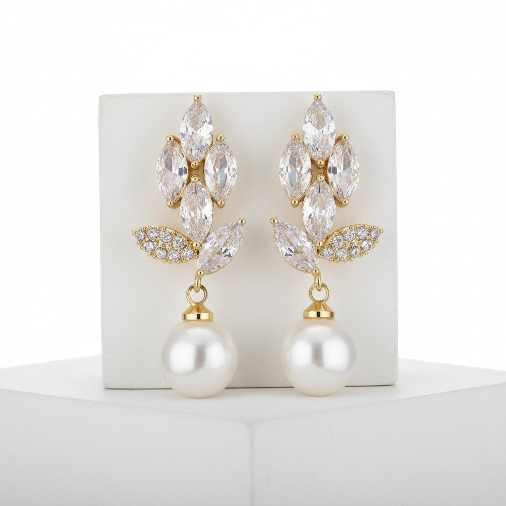 CUBIC ZIRCONIA COLLECTION - GLITZY PEARL  EARRINGS - CZER671 GOLD