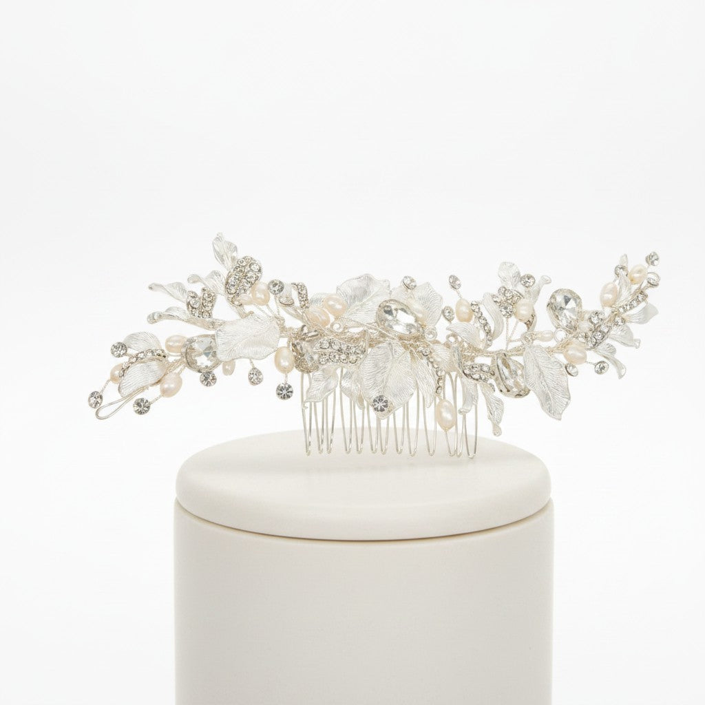 ATHENA COLLECTION - ENCHANTMENT FRESHWATER PEARL COMB - HC262 SILVER