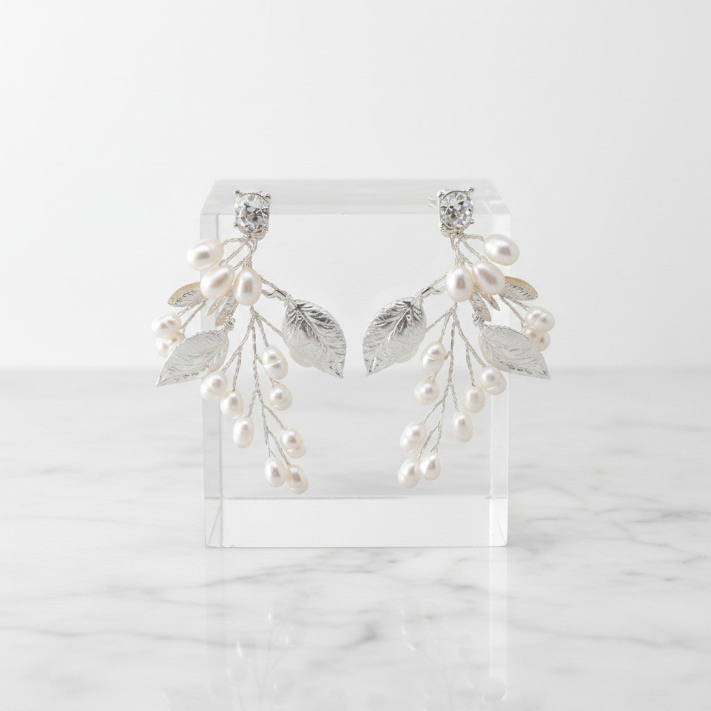 CUBIC ZIRCONIA COLLECTION - RADIANCE PEARL EARRINGS - CZER690 SILVER