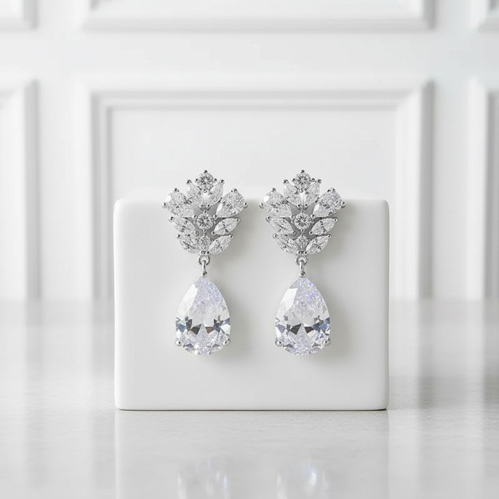 CUBIC ZIRCONIA COLLECTION - SPARKLE DROP EARRINGS - CZER705 SILVER