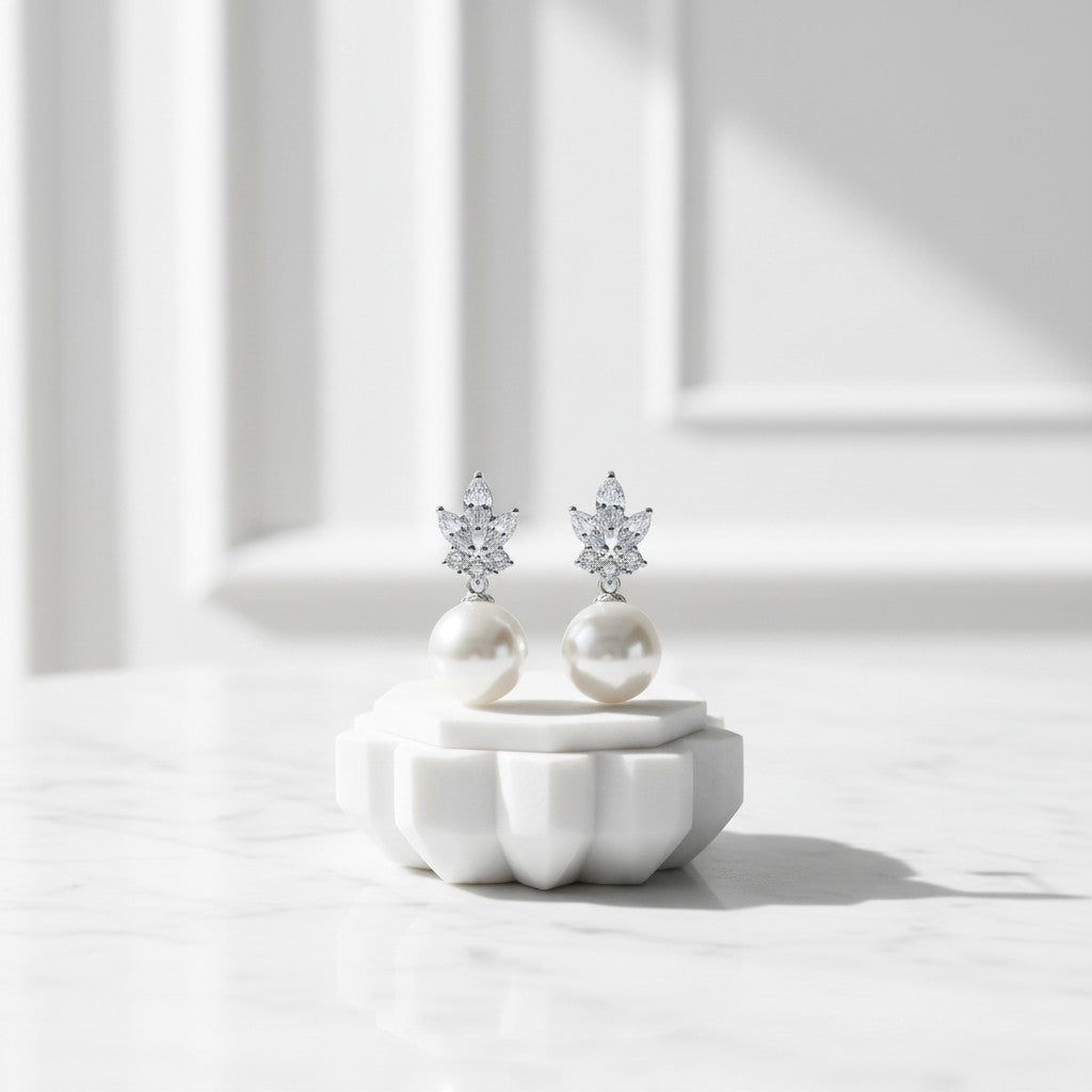 CUBIC ZIRCONIA COLLECTION - EXQUISITE PEARL EARRINGS - CZER706 SILVER
