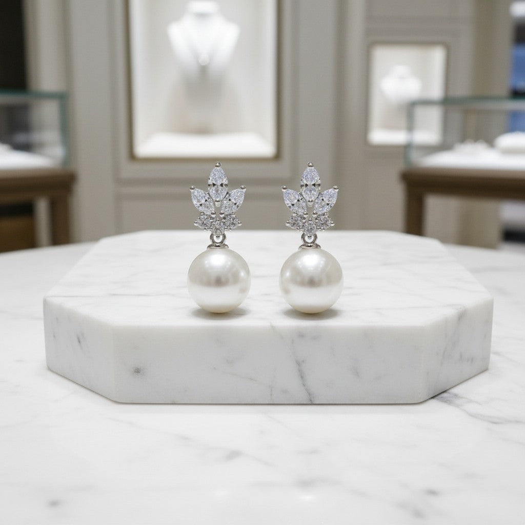 CUBIC ZIRCONIA COLLECTION - EXQUISITE PEARL EARRINGS - CZER706 SILVER