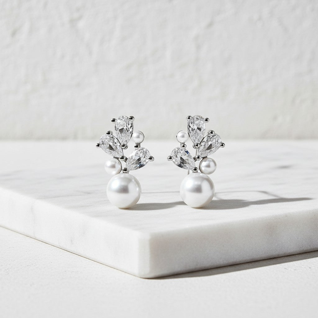 CUBIC ZIRCONIA COLLECTION - VINTAGE CHARM EARRINGS - CZER707 SILVER