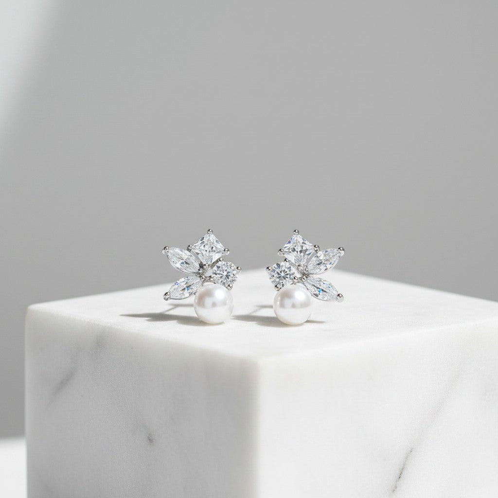 CUBIC ZIRCONIA COLLECTION - STARLET CHIC EARRINGS - CZER709 SILVER