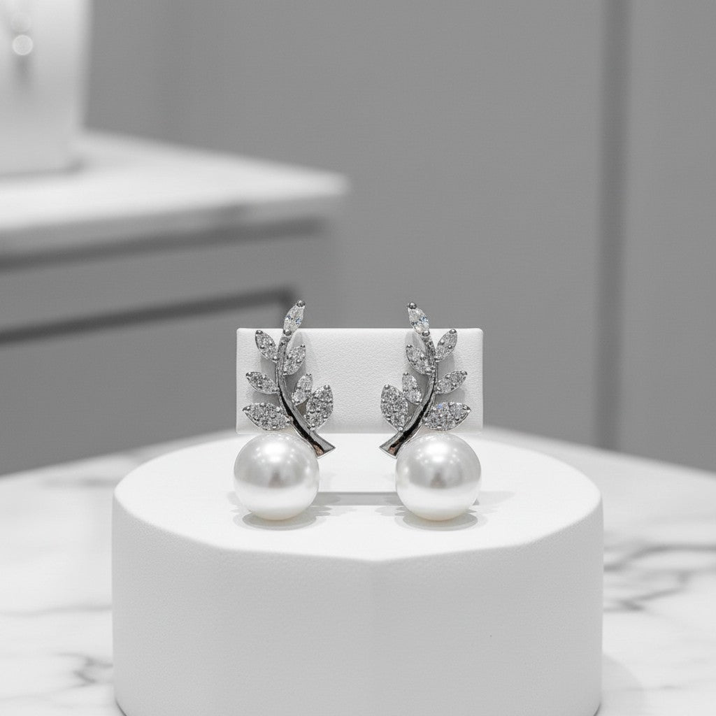 CUBIC ZIRCONIA COLLECTION - VINTAGE VINE PEARL EARRINGS - CZER720 SILVER