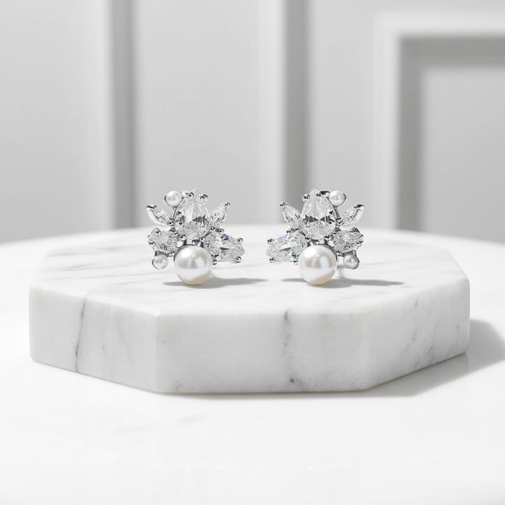 CUBIC ZIRCONIA COLLECTION - SPARKLE GEM EARRINGS - CZER731 SILVER