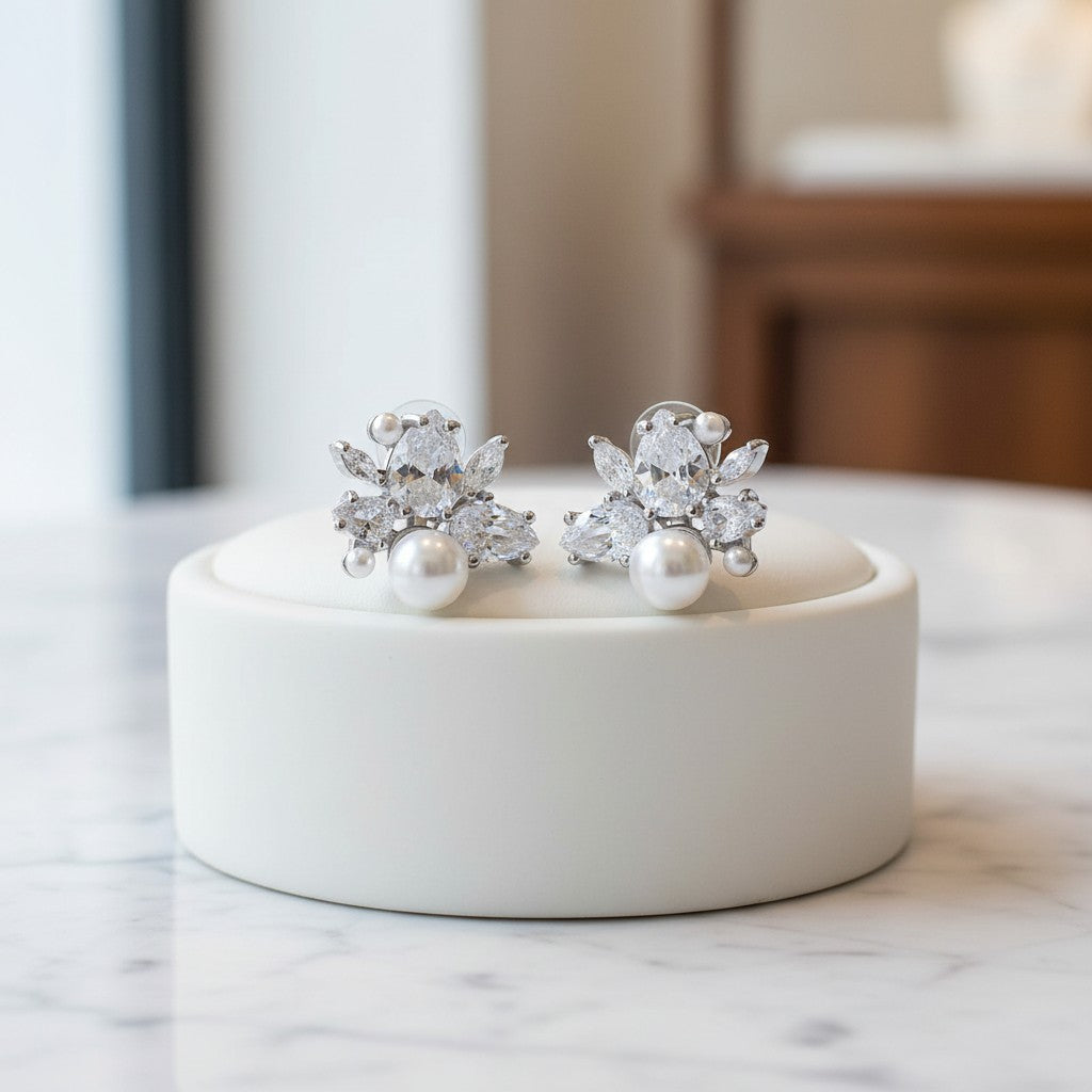 CUBIC ZIRCONIA COLLECTION - SPARKLE GEM EARRINGS - CZER731 SILVER