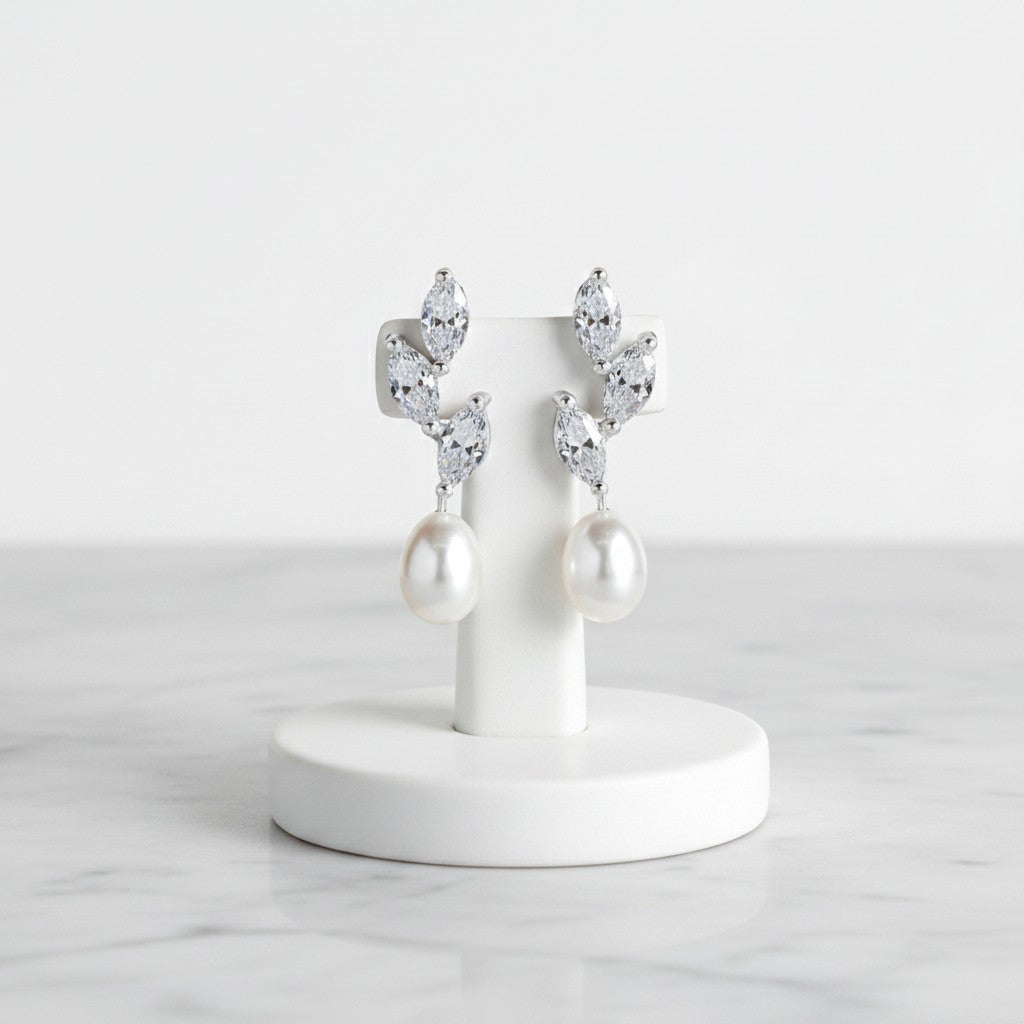 CUBIC ZIRCONIA COLLECTION - PRECIOUS PEARL EARRINGS - CZER736 SILVER