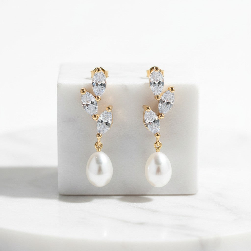 CUBIC ZIRCONIA COLLECTION - PRECIOUS PEARL EARRINGS - CZER736 Gold