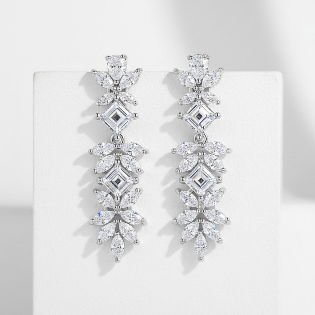 CUBIC ZIRCONIA COLLECTION - SIMULATED DIAMOND DROP EARRINGS - CZER741 SILVER
