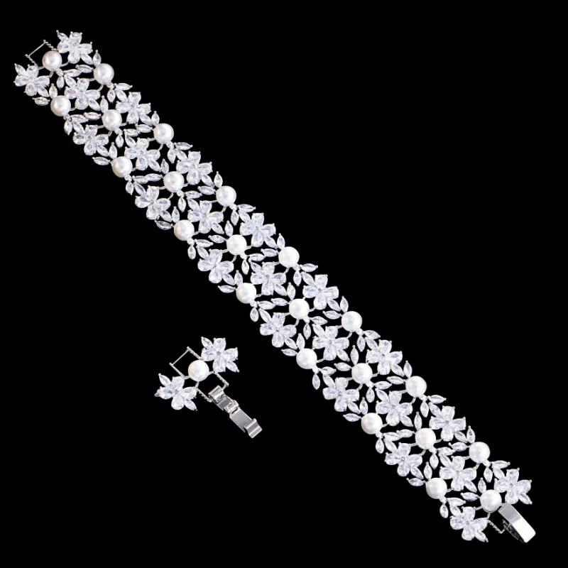 CUBIC ZIRCONIA COLLECTION - LUXURY SIMULATED DIAMOND BRACELET - BR152 SILVER