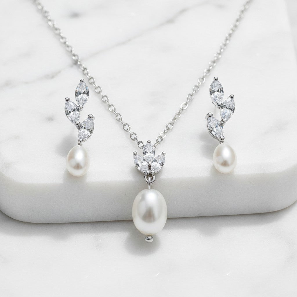 CUBIC ZIRCONIA COLLECTION -SPARKLE PEARL NECKLACE SET - CZNK203 SILVER