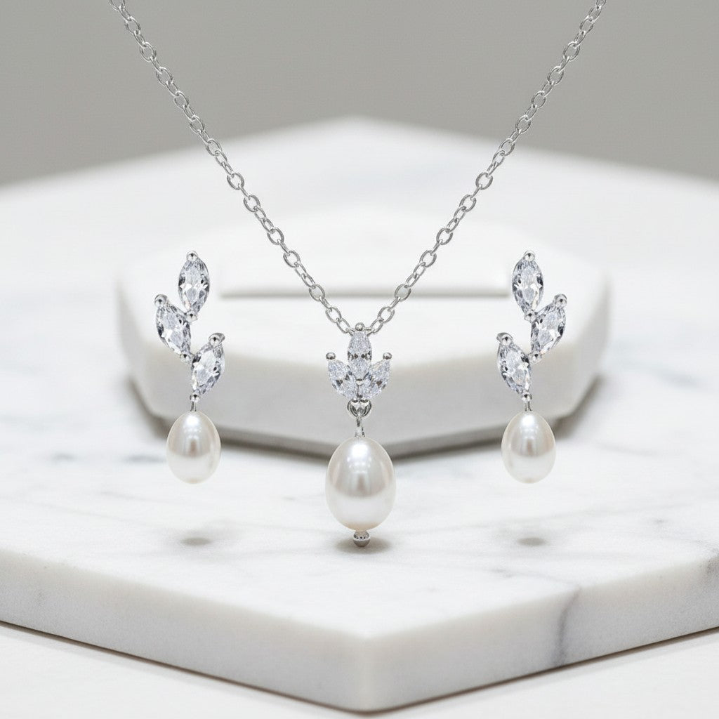 CUBIC ZIRCONIA COLLECTION -SPARKLE PEARL NECKLACE SET - CZNK203 SILVER