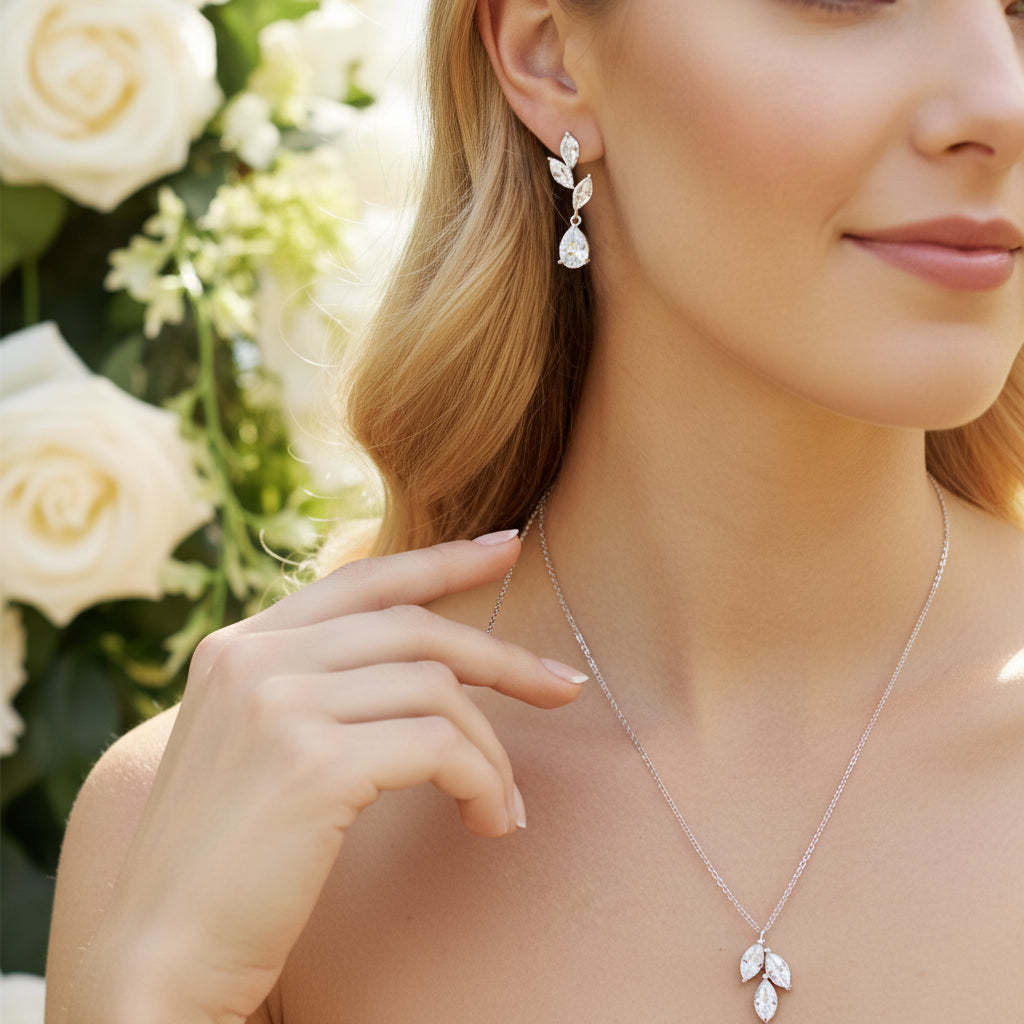 CUBIC ZIRCONIA COLLECTION - DAINTY ELEGANCE NECKLACE SET- CZNK204 SILVER