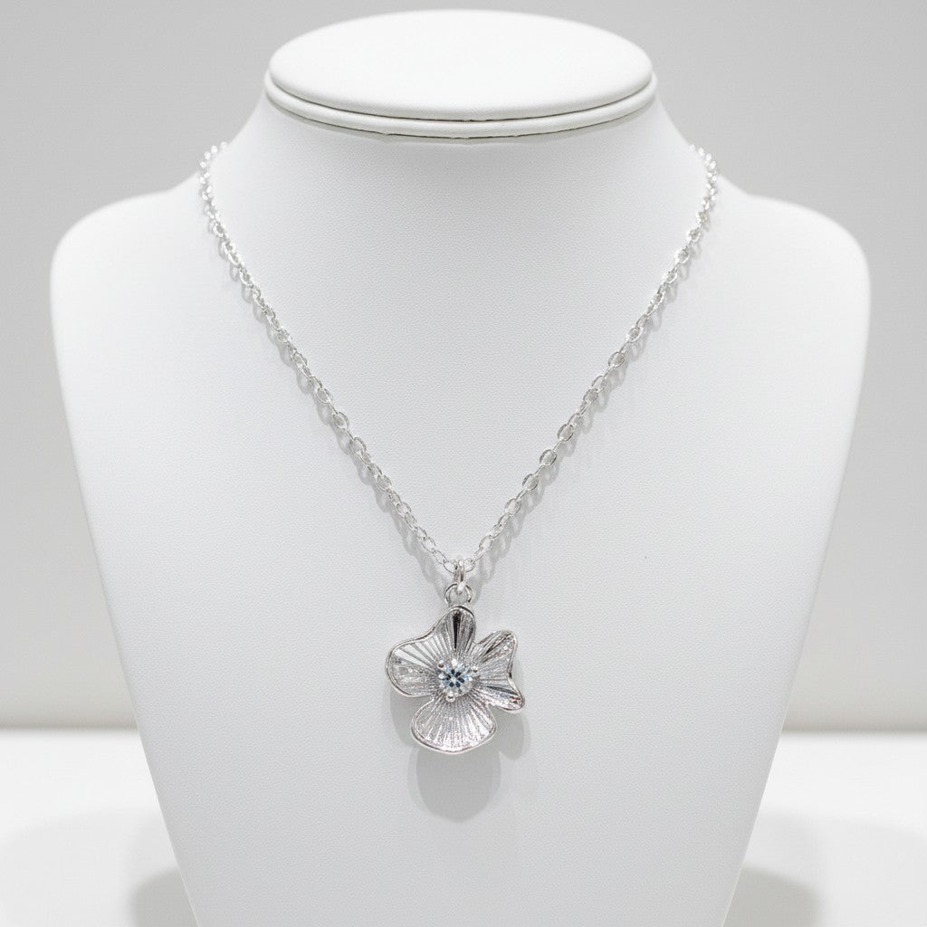 CUBIC ZIRCONIA COLLECTION - VINTAGE FLOWER NECKLACE- CZNK206 SILVER
