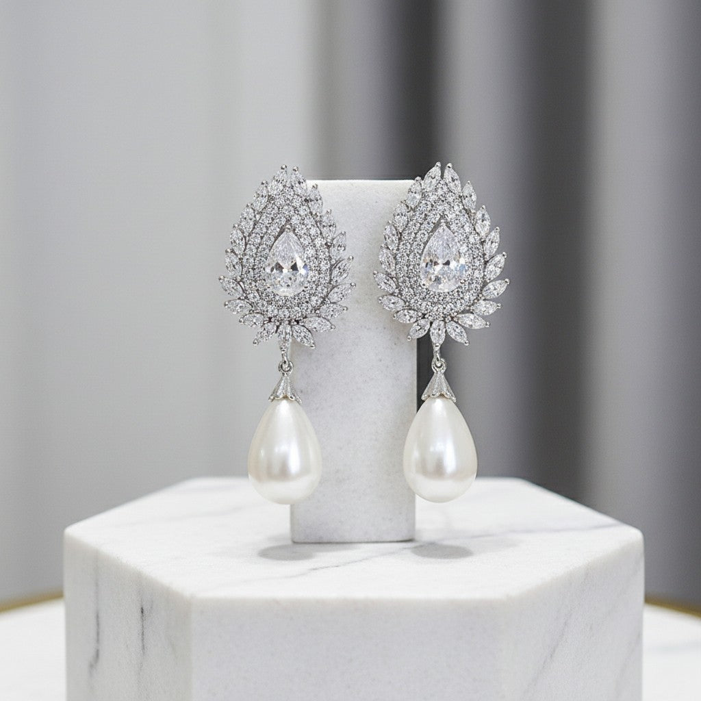 CUBIC ZIRCONIA COLLECTION  - STARLET VINTAGE EARRINGS - CZER764 SILVER