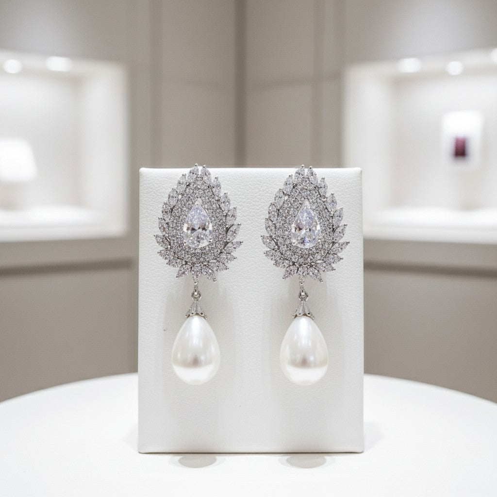 CUBIC ZIRCONIA COLLECTION  - STARLET VINTAGE EARRINGS - CZER764 SILVER