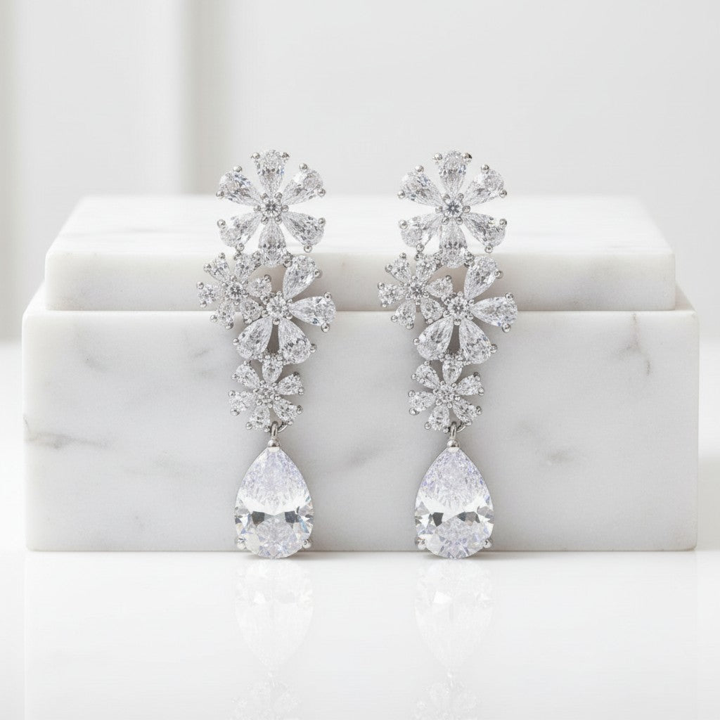 CUBIC ZIRCONIA COLECTION - STARLET LUXE EARRINGS - CZER765 SILVER