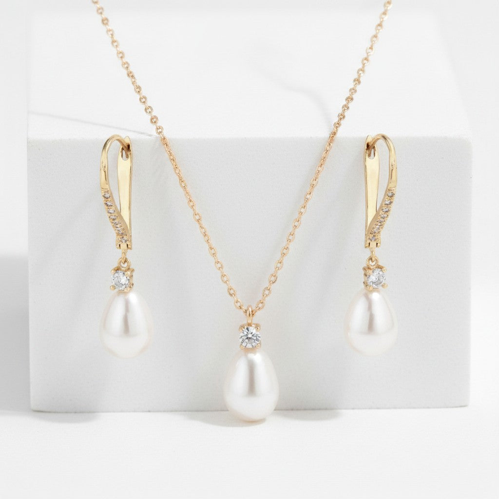 CUBIC ZIRCONIA COLLECTION - EXQUISITE FRESHWATER PEARL SET - CZNK219 GOLD