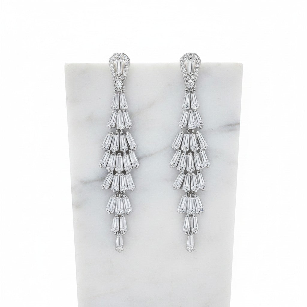 CUBIC ZIRCONIA COLLECTION - GATSBY INSPIRED CHANDELIER EARRINGS - CZER767 SILVER