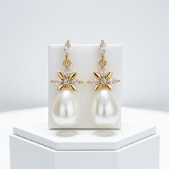 CUBIC ZIRCONIA COLLECTION - PEARL SPARKLE EARRINGS - CZER776 GOLD