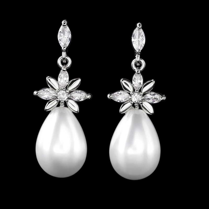 CUBIC ZIRCONIA COLLECTION - PEARL SPARKLE EARRINGS - CZER776 SILVER