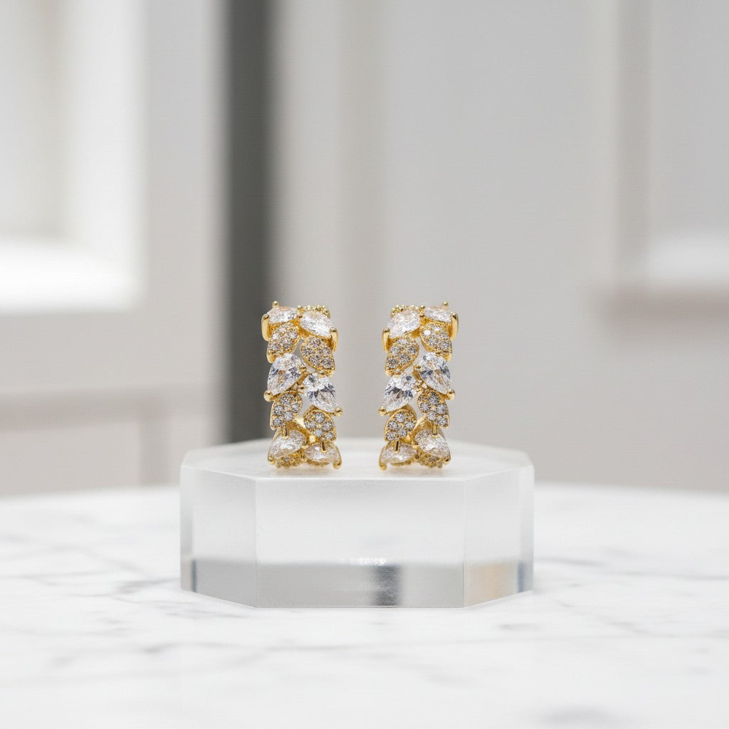 CUBIC ZIRCONIA COLLECTION - CRYSTAL CLUSTER EARRINGS - CZER777 GOLD