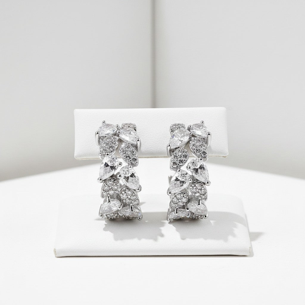 CUBIC ZIRCONIA COLLECTION - CRYSTAL CLUSTER EARRINGS - CZER777 SILVER
