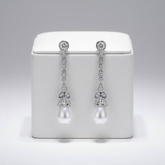 CUBIC ZIRCONIA COLLECTION - VINTAGE PEARL DROP EARRINGS - CZER779 SILVER