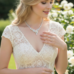 CUBIC ZIRCONIA COLLECTION - EXQUISITE DAISY PEARL NECKLACE SET - CZNK240 SILVER