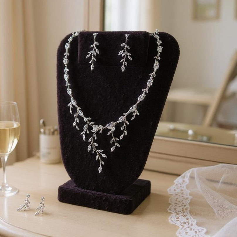 CUBIC ZIRCONIA COLLECTION - EXTRAVAGANCE NECKLACE SET - CZNK162 SILVER