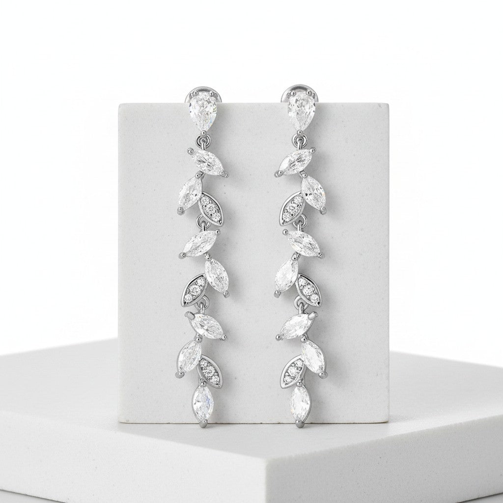 CUBIC ZIRCONIA COLLECTION - SPARKLE DROP EARRINGS - CZER801 SILVER