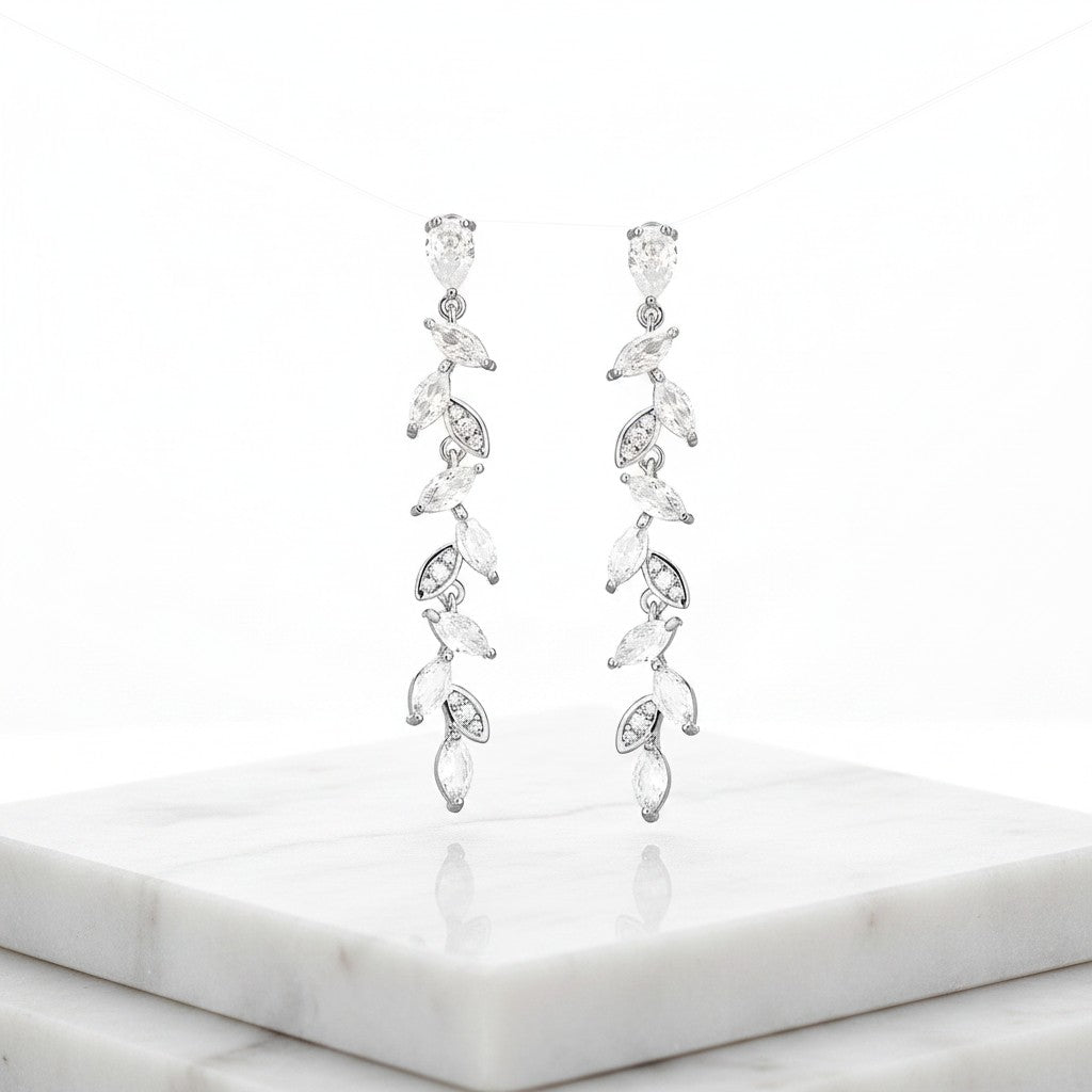 CUBIC ZIRCONIA COLLECTION - SPARKLE DROP EARRINGS - CZER801 SILVER
