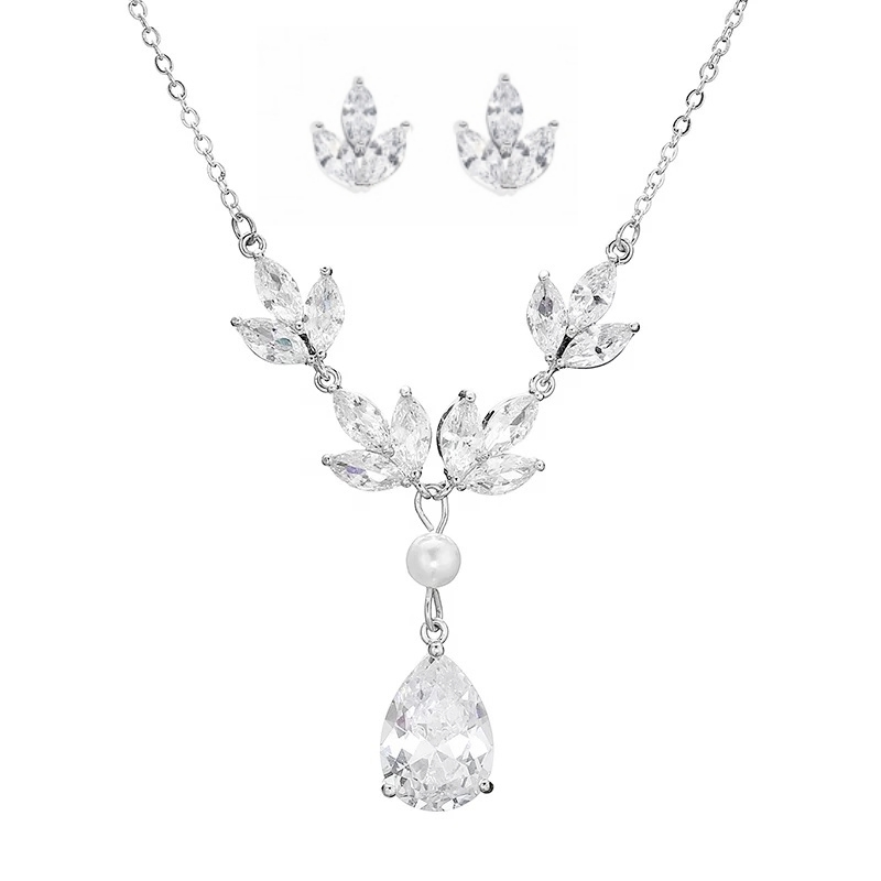 CUBIC ZIRCONIA COLLECTION - ENCHANTMENT PEARL SET - CZNK250 SILVER