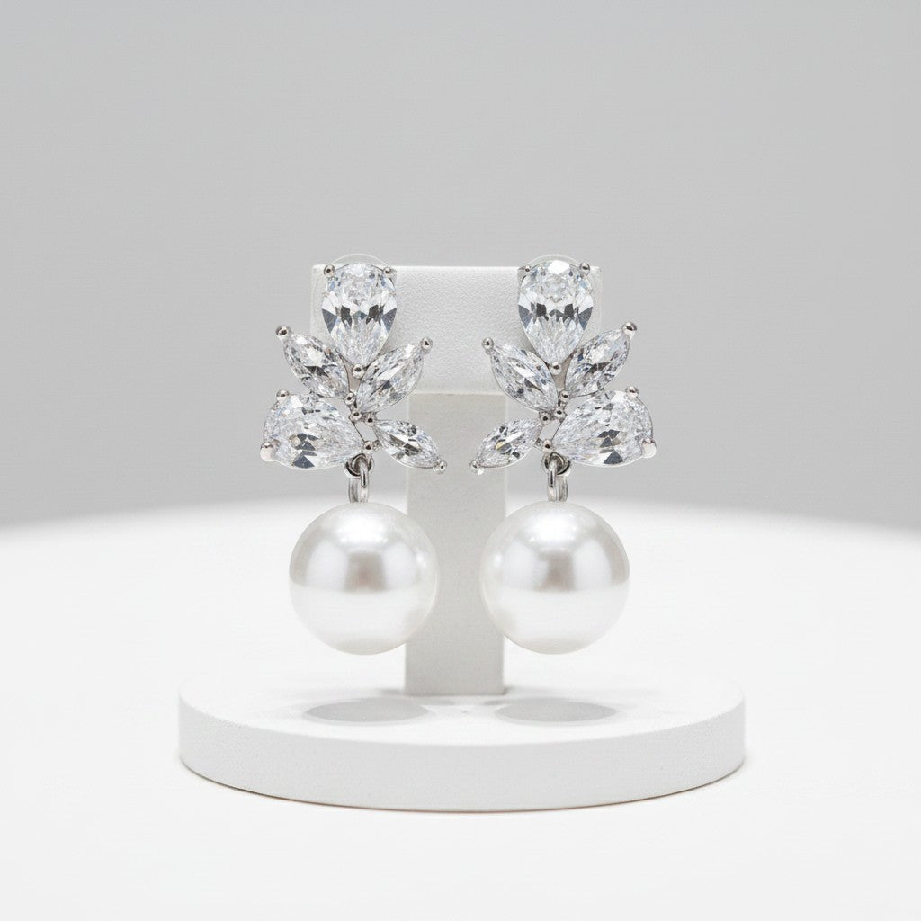 CUBIC ZIRCONIA COLLECTION - VINTAGE SHIMMER EARRINGS - CZER816 SILVER