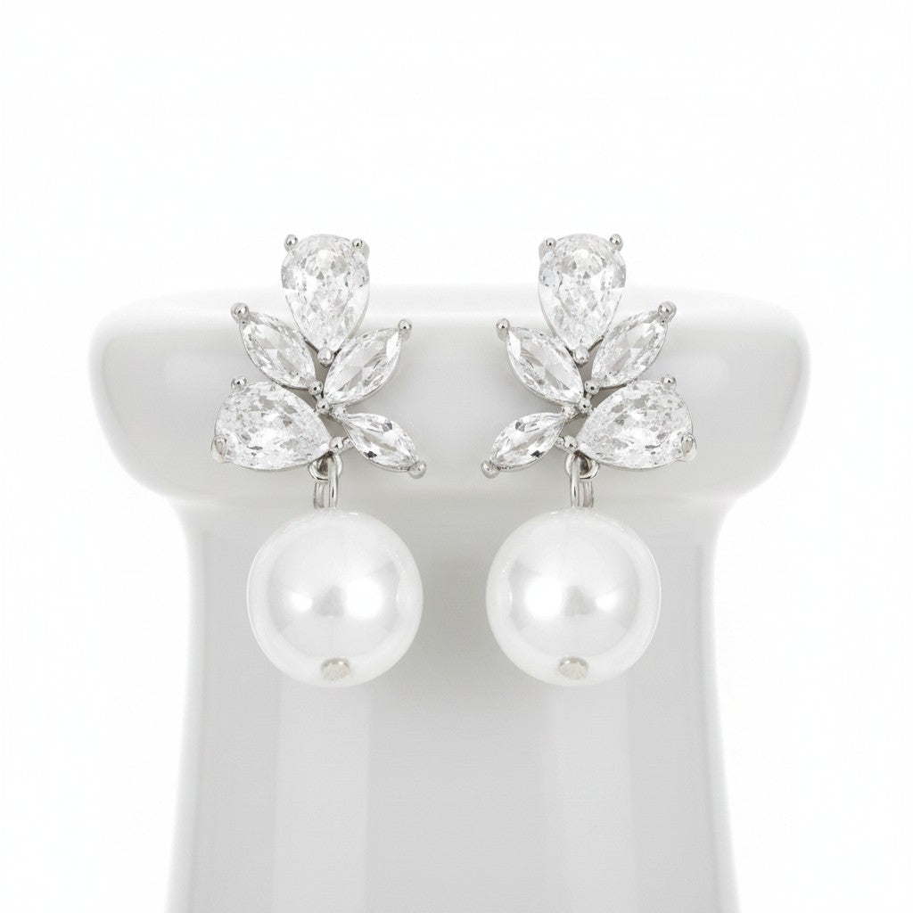 CUBIC ZIRCONIA COLLECTION - VINTAGE SHIMMER EARRINGS - CZER816 SILVER