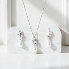 CUBIC ZIRCONIA COLLECTION - VINE FRESHWATER PEARL NECKLACE SET - CZNK252 SILVER