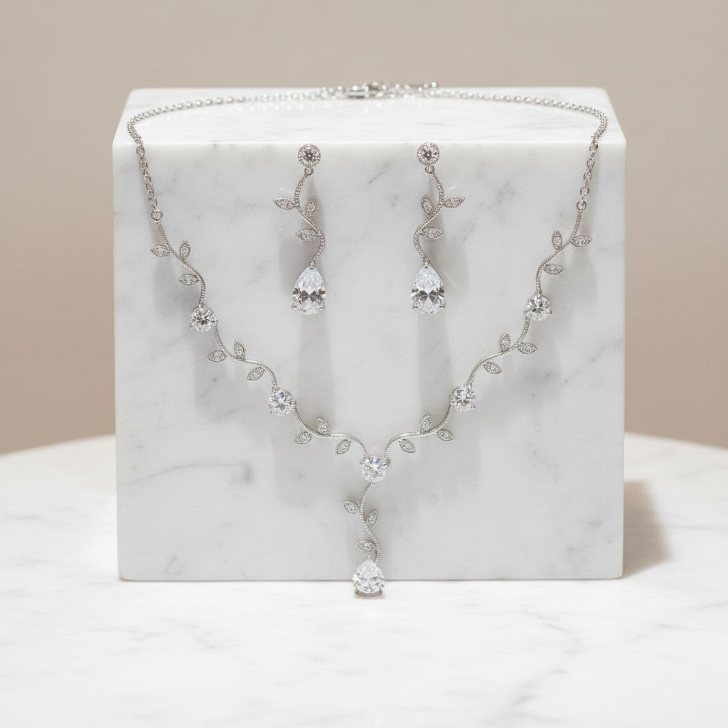 ATHENA COLLECTION - VINTAGE VINE NECKLACE SET - CZNK257 SILVER