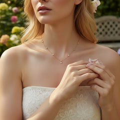 CUBIC ZIRCONIA COLLECTION - CHIC CLOVER SPARKLE NECKLACE - SSNK264 SILVER