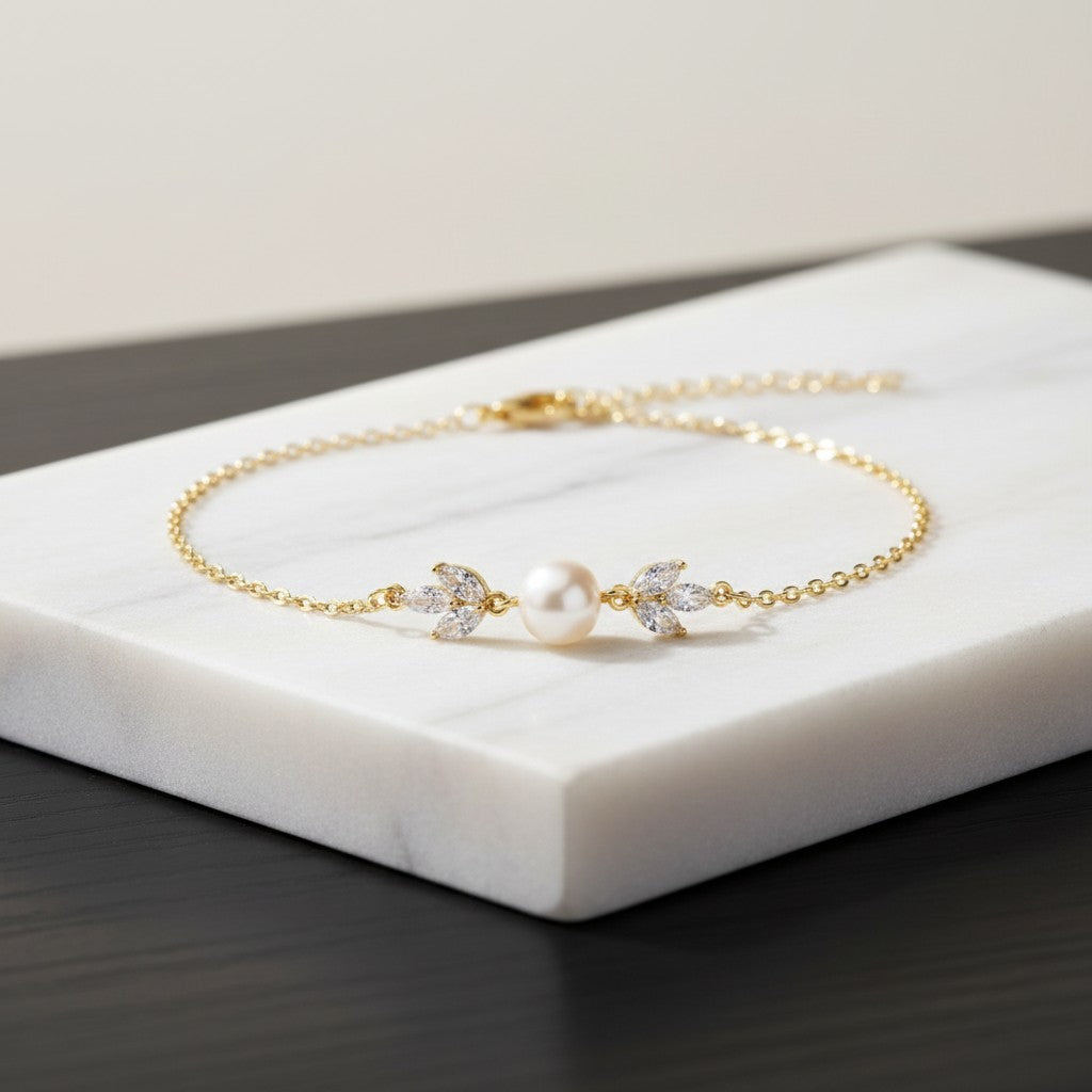 CUBIC ZIRCONIA COLLECTION - CHIC PEARL BRACELET - BR134 GOLD