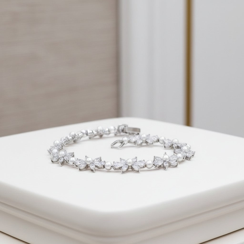 CUBIC ZIRCONIA COLLECTION - ORNATE HEIRLOOM BRACELET - BR164 SILVER